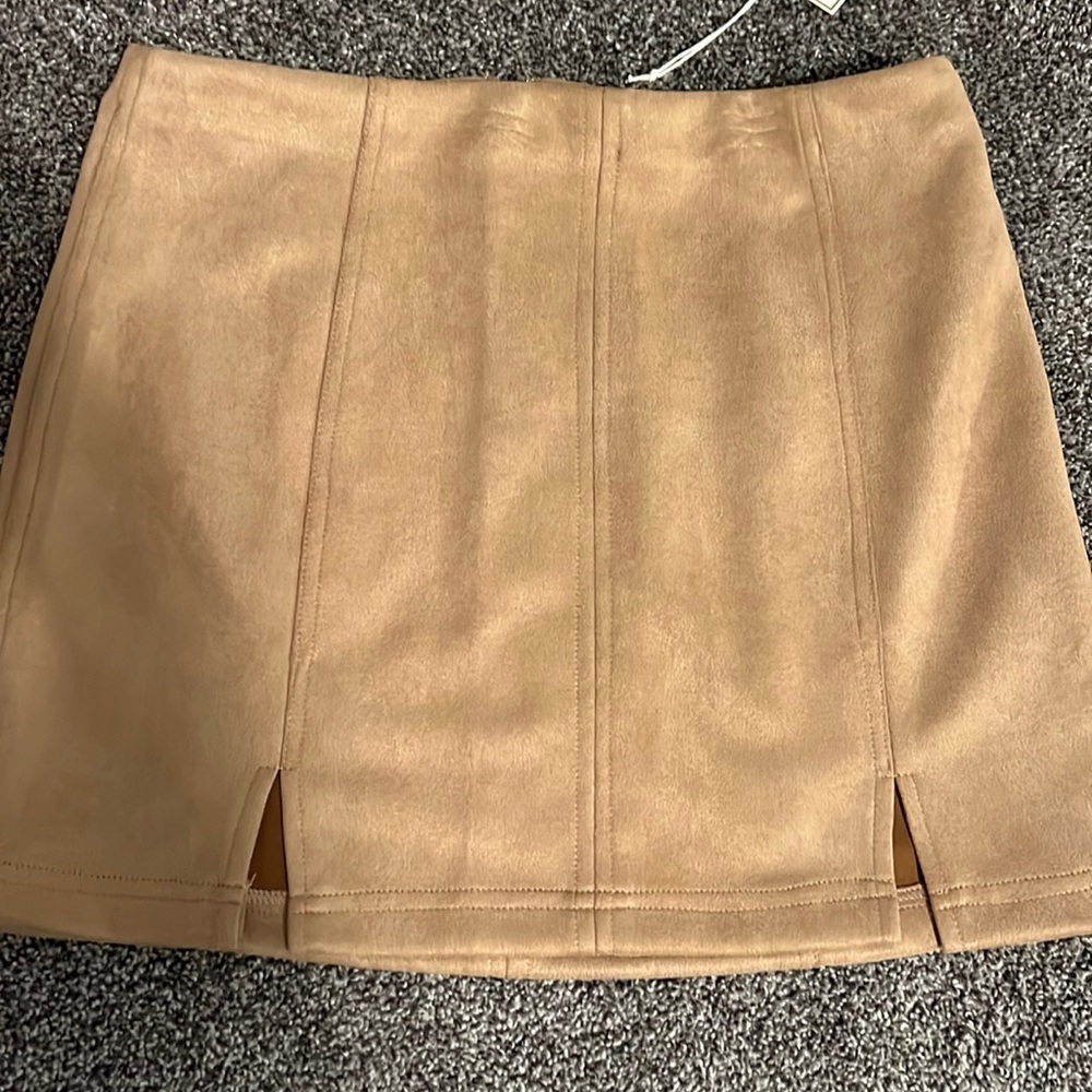 New Woman’s suede brown skirt size L